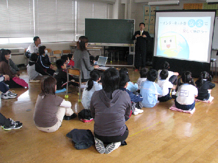 Presentation at Omiya Special-Needs School for the children with hearing impairment