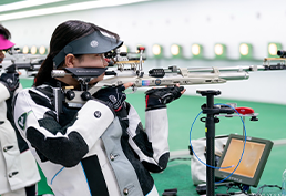 野畑 美咲 射撃中