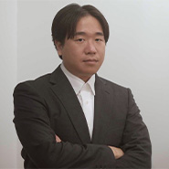 成田　和弥