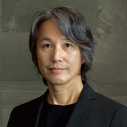 西口　一希 氏