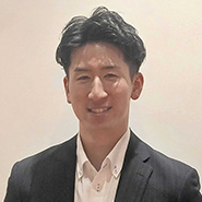 甲地 拓登 氏
